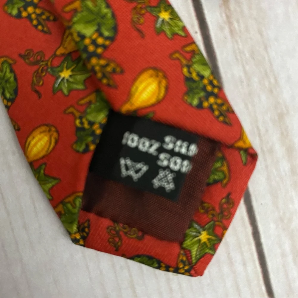 Salvatore Ferragamo Silk Red Holiday Abstract Festive Bunny Tie
